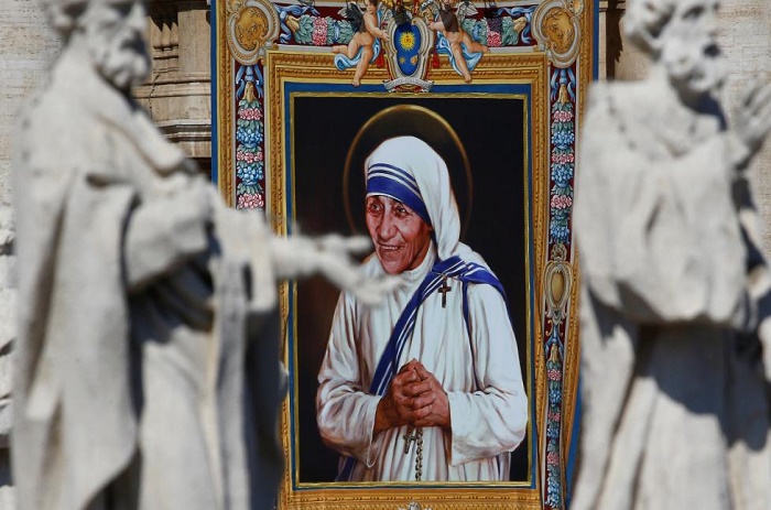 Mère Teresa proclamée sainte par le pape François