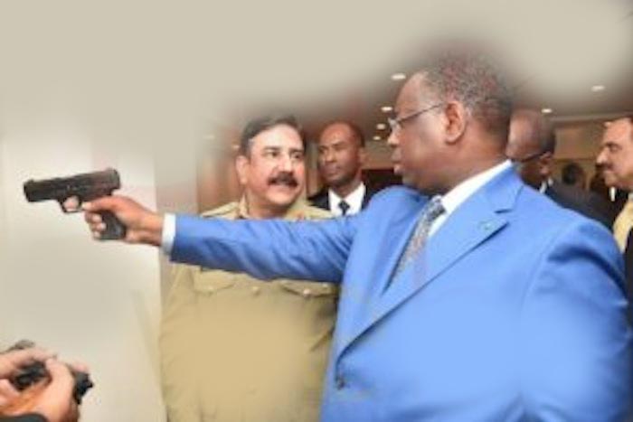 HCCT - Défaite de Bennoo à Dakar: Macky risque de faire feu avec son flingue