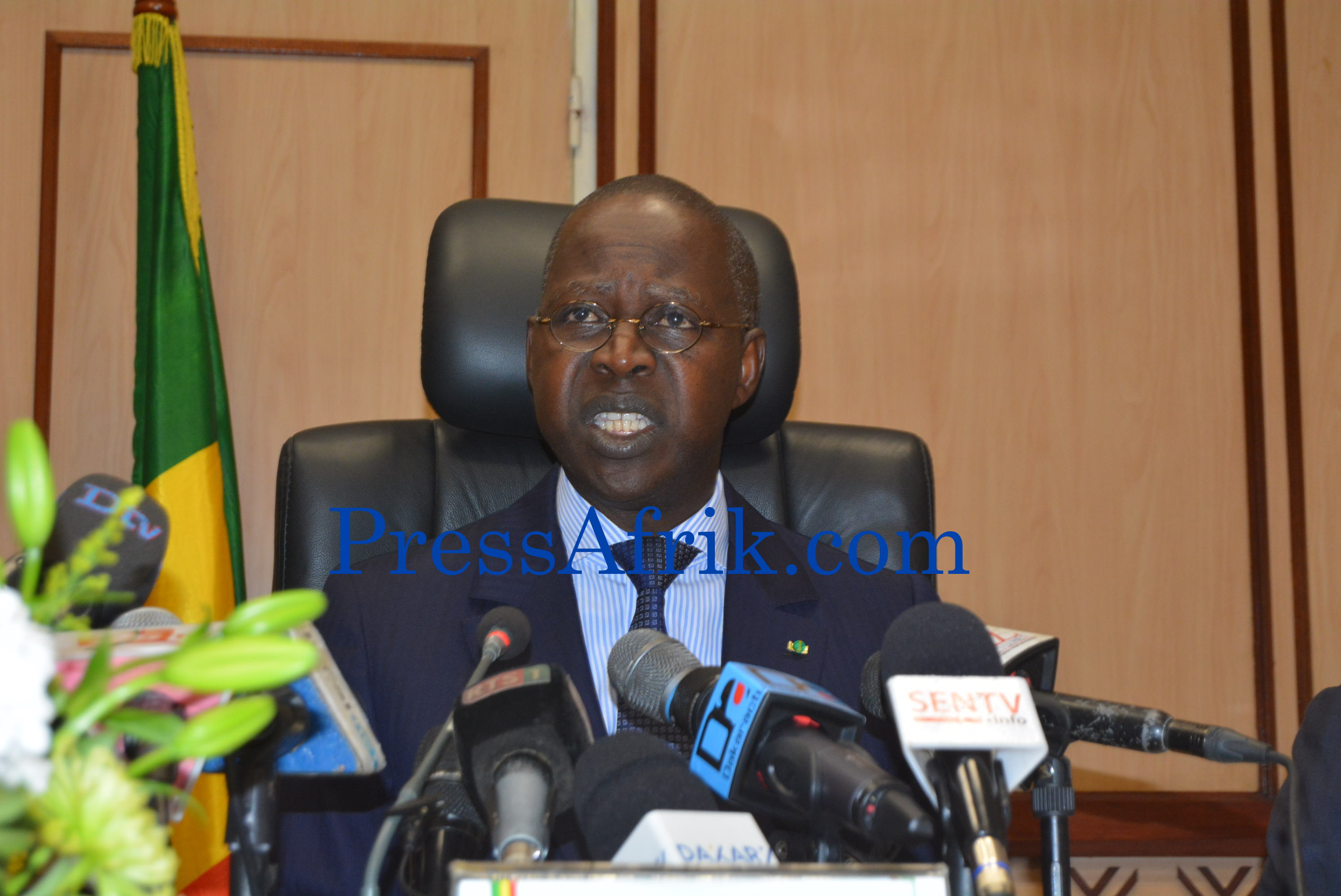 Polémiques sur le pétrole - Le Pm brandit le sabre: «Désormais quiconque fait de fausses déclarations...»