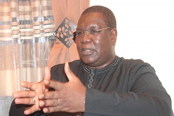 Acculé de tout bord : Me Ousmane Ngom réagit