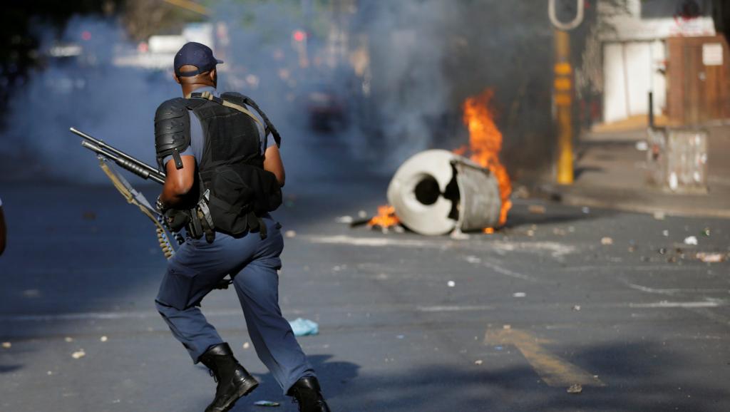 Colère des étudiants sud-africains: violents heurts à Johannesburg