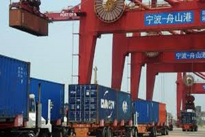 Chine : recul de 10% des exportations en septembre (DOUANES)