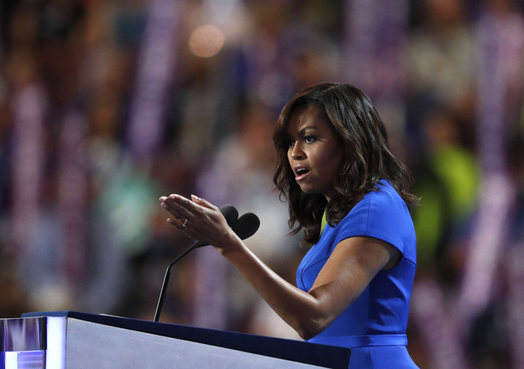 Michelle Obama : Donald Trump a un "comportement de prédateur sexuel"