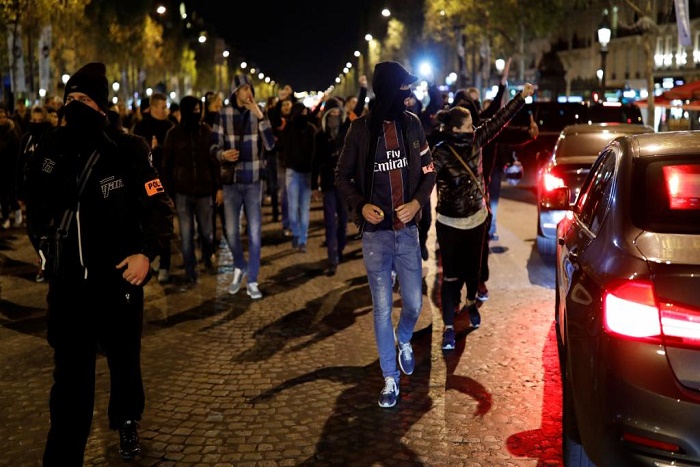 Colère des policiers: Hollande va recevoir les syndicats