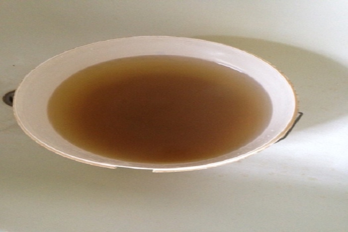 Sicap Liberté: Imbuvable, l'eau est très colorée et puante 