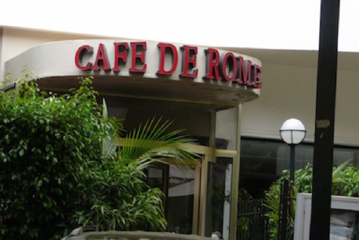 Descente musclée de la DIC au «Café de Rome»: 3 employés arrêtés et auditionnés par la Police