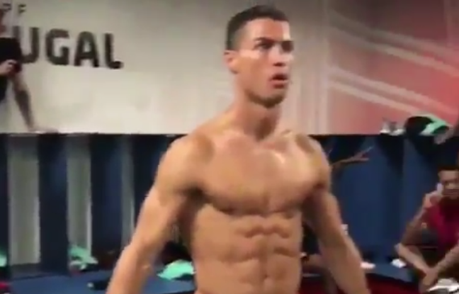 Cristiano Ronaldo : Le mannequin challenge de l'équipe du Portugal (la vidéo qui  fait le buzz)