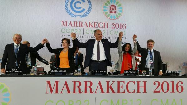 Climat: la COP 22 s’achève sur un bilan en demi-teinte