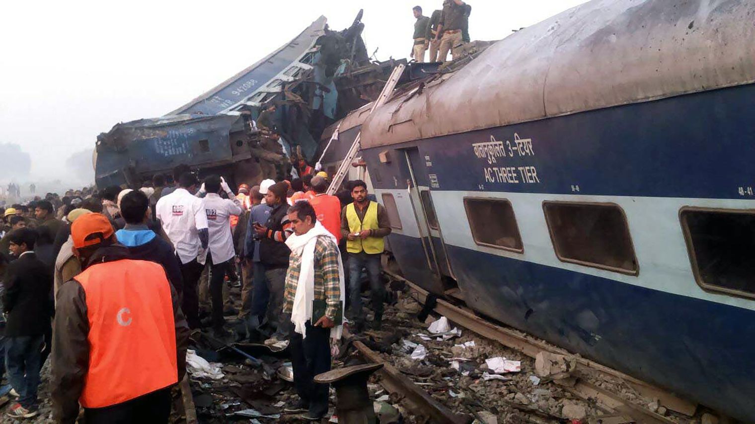 Au moins 100 morts dans un accident de train en Inde