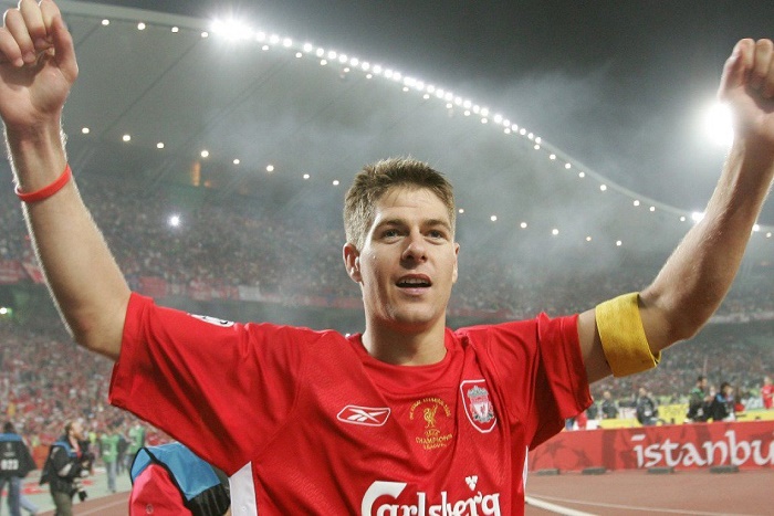 Steven Gerrard, légende vivante de Liverpool, annonce sa retraite