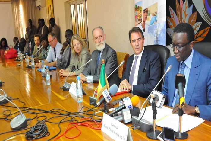 La BEI dégage une enveloppe de 49 milliards de CFA pour le Programme d’urgence d’électrification de l’Etat