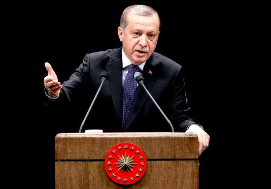 Turquie: Erdogan menace d’ouvrir les frontières aux migrants vers l’Europe
