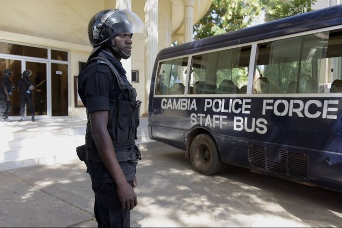 Gambie : Le siège de la commission électorale encerclé par les militaires de Yahya  Jammeh