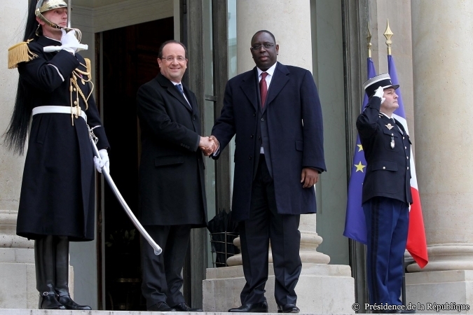 Le drapeau du Sénégal flotte sur l'Avenue des Champs Élysées : La France  sort le grand