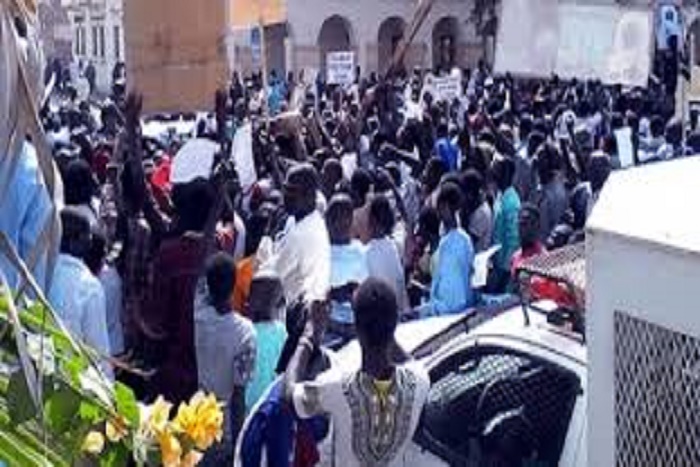 Prière du vendredi mouvementée à Pikine: des disciples mourides s’insurgent contre les sermons de l’imam jugés blasphématoires