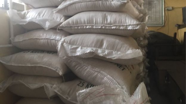 "Du riz en plastique" saisi au Nigeria
