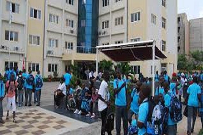 Affaire Yavuz Selim : Serigne Mbaye Thiam rassure les parents d'élèves et travailleurs, « la qualité de l’enseignement sera maintenue et les emplois préservés »