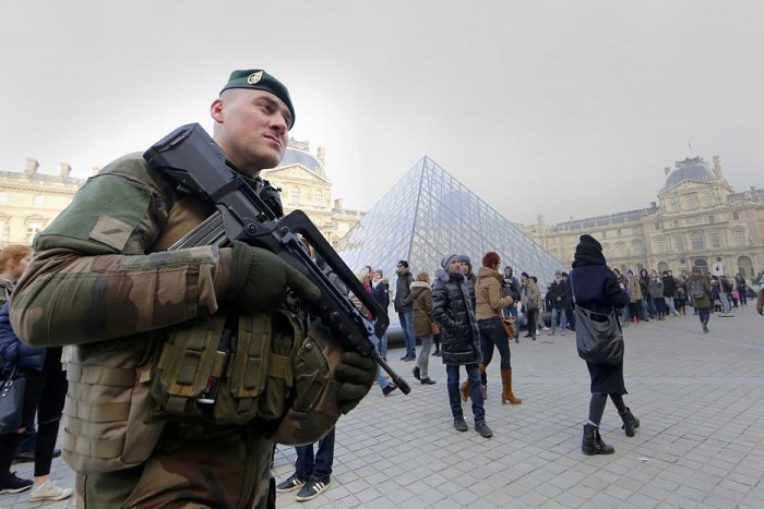 En Europe comme aux Etats-Unis, sécurité renforcée à l'approche du Nouvel An