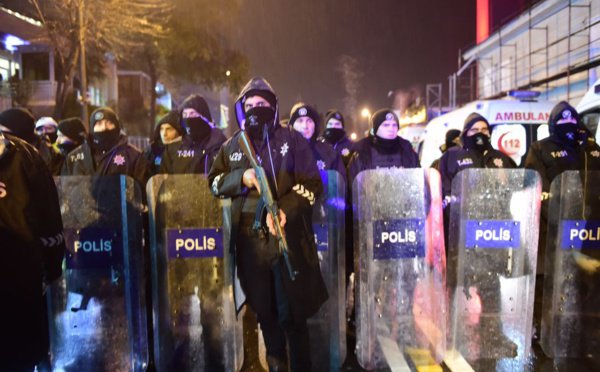 ​Istanbul : une chasse à l’homme est en cours après l’attaque meurtrière d’une boîte de nuit