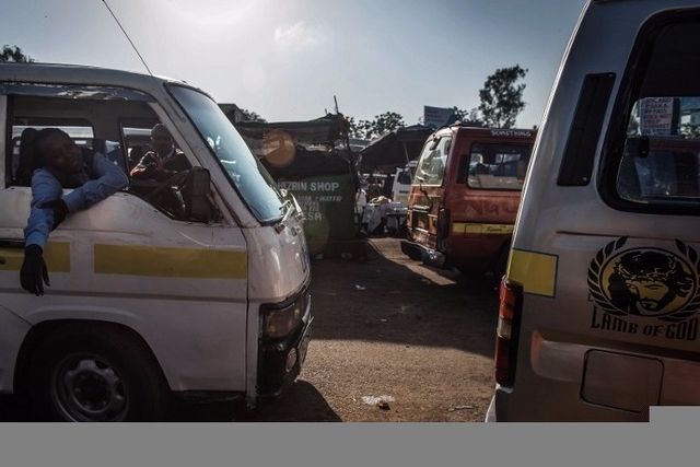 Kenya: 11 morts dans l'accident d'un matatu trop chargé