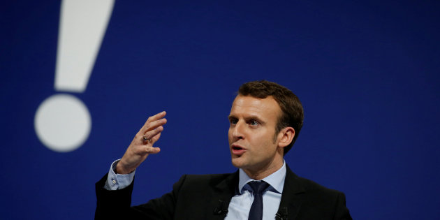 Emmanuel Macron "ne retire pas un mot" de ses propos sur l'alcoolisme dans le Nord-Pas-de-Calais