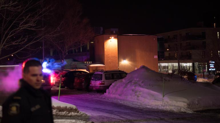 ​Deux tireurs font 6 morts dans une mosquée à Québec, le Premier ministre de la province évoque un «attentat terroriste»