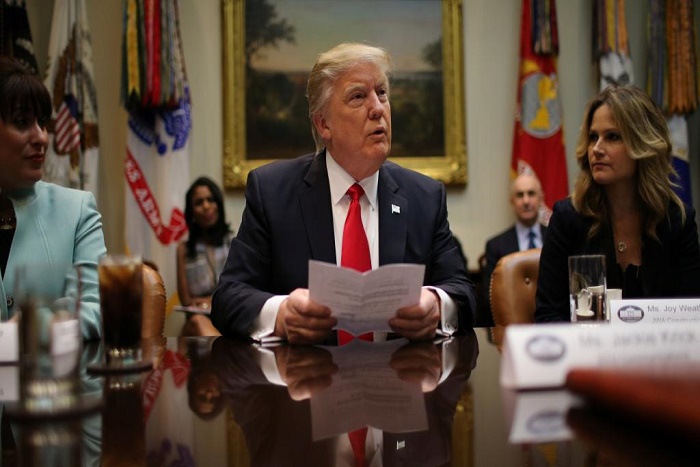 Le décret Trump anti-immigration soulève une vague d'indignation internationale
