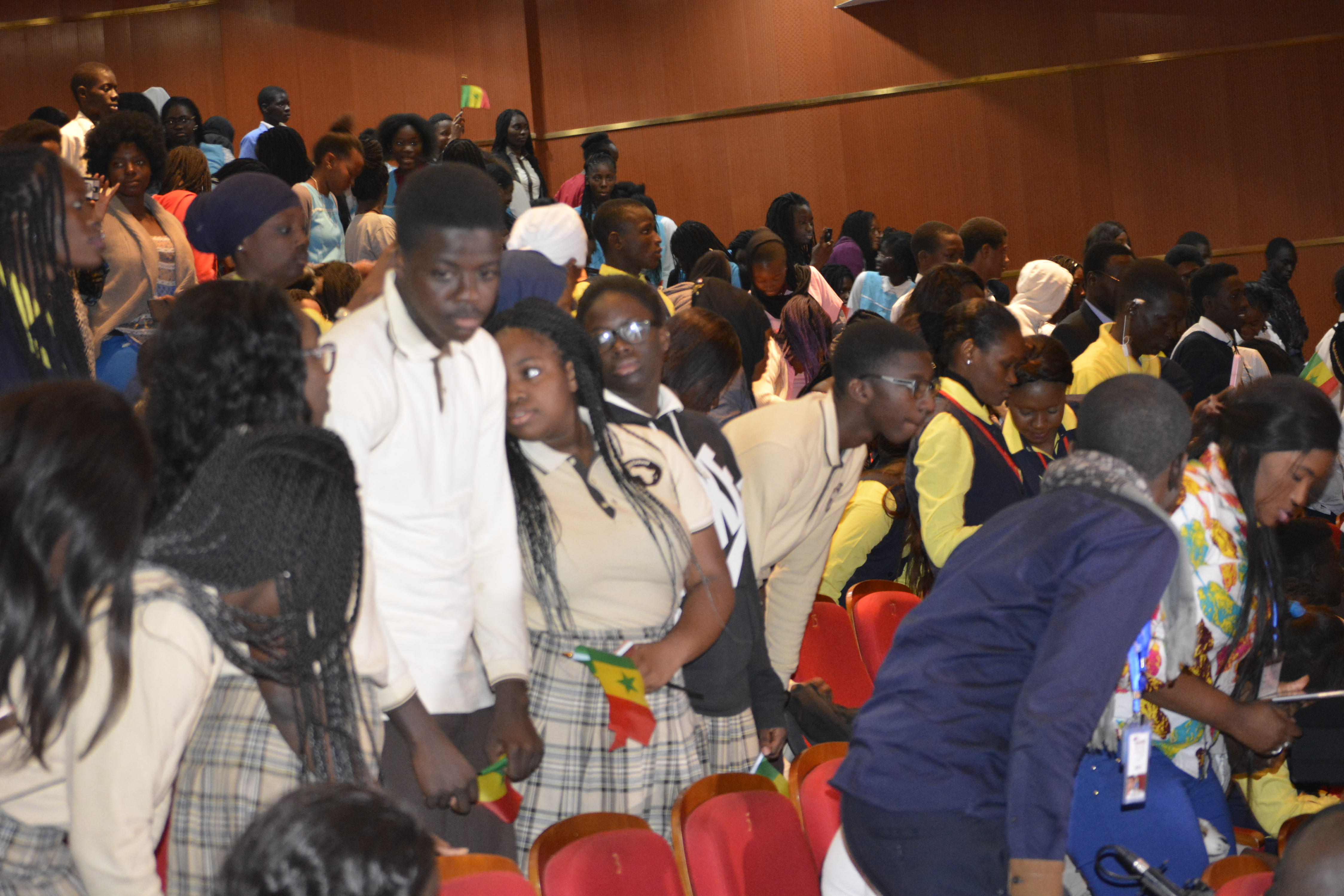 Grande rentrée citoyenne: réactions d'élèves et étudiants après le discours du président de la République 