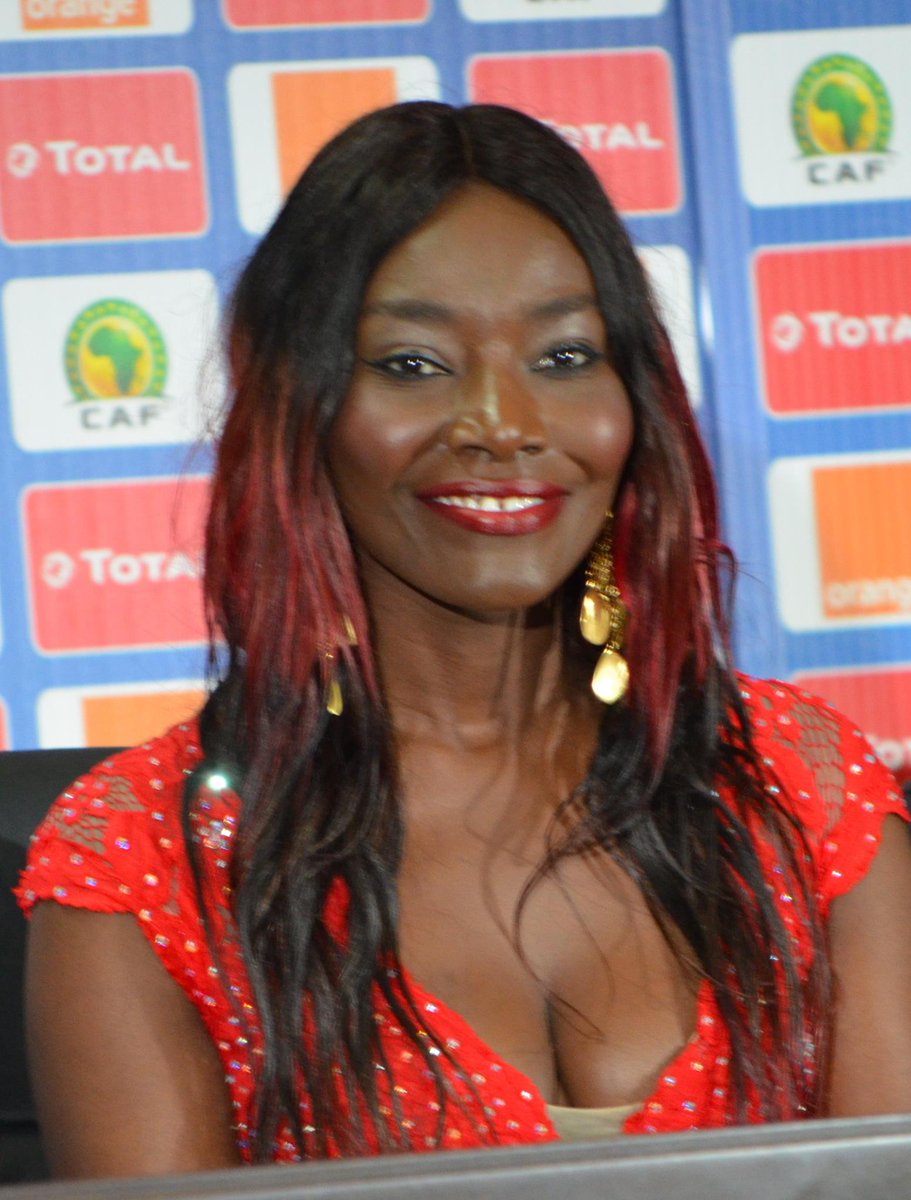 Finale de la CAN 2017 : Coumba Gawlo chante pour sensibiliser sur le cancer