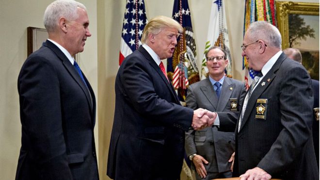 Trump engage la bataille juridique