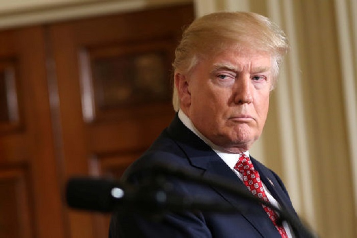 Donald Trump dit envisager un « tout nouveau décret » migratoire