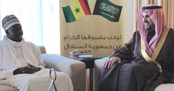 Serigne Bassirou Abdou Khadr porteur d’un message de Serigne Sidy Moukhtar Mbacké à sa Majesté le Roi Salman