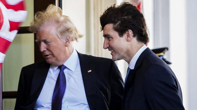 PHOTO Donald Trump : sa tignasse s’envole à cause du vent et le résultat est… surprenant !