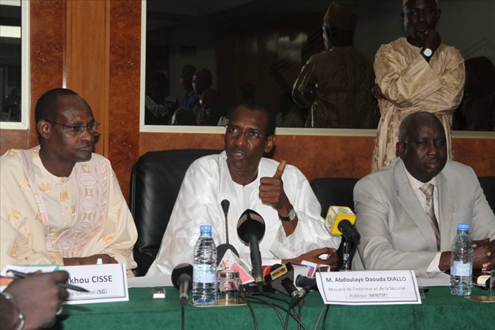 Altercation verbale Préfet de Kanel et Farba Ngom : l’Association des gouverneurs du Sénégal dénonce les attaques contre le Préfet