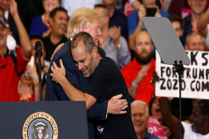 En Floride, Donald Trump galvanise ses partisans après une semaine agitée