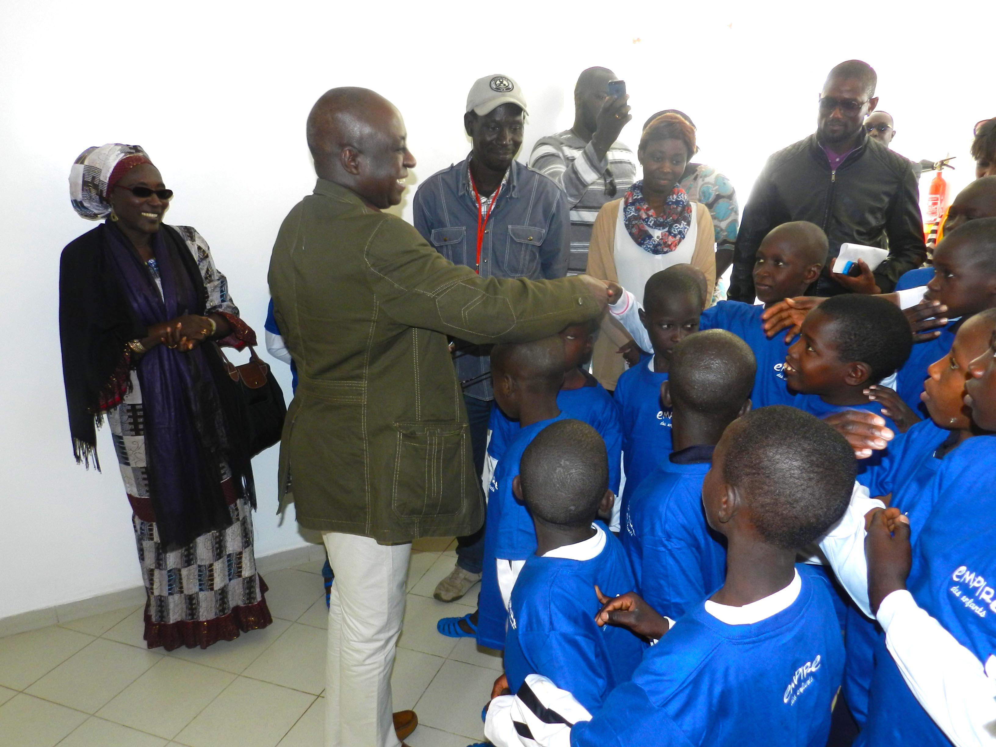 L’Empire des Enfants veut un nouveau siège : Les ADS apportent sa contribution