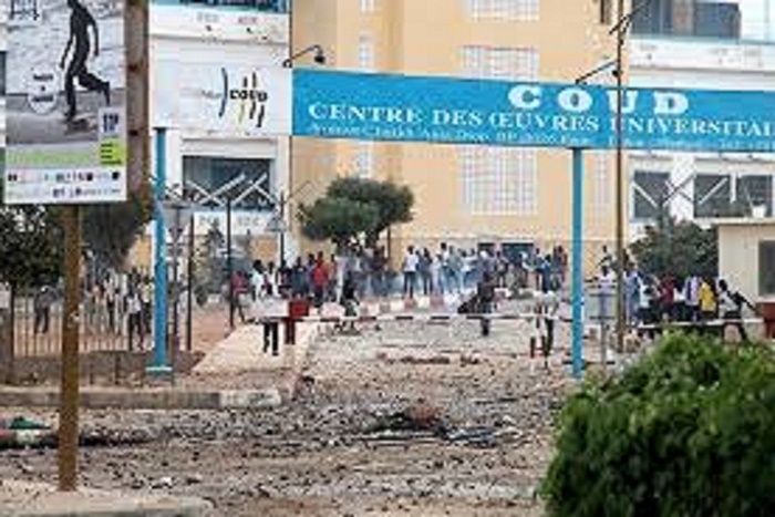 Appel à la résistance de Khalifa Sall: les étudiants khalifistes de l’Ucad donnent le ton et barrent l'avenue Cheikh Anta Diop