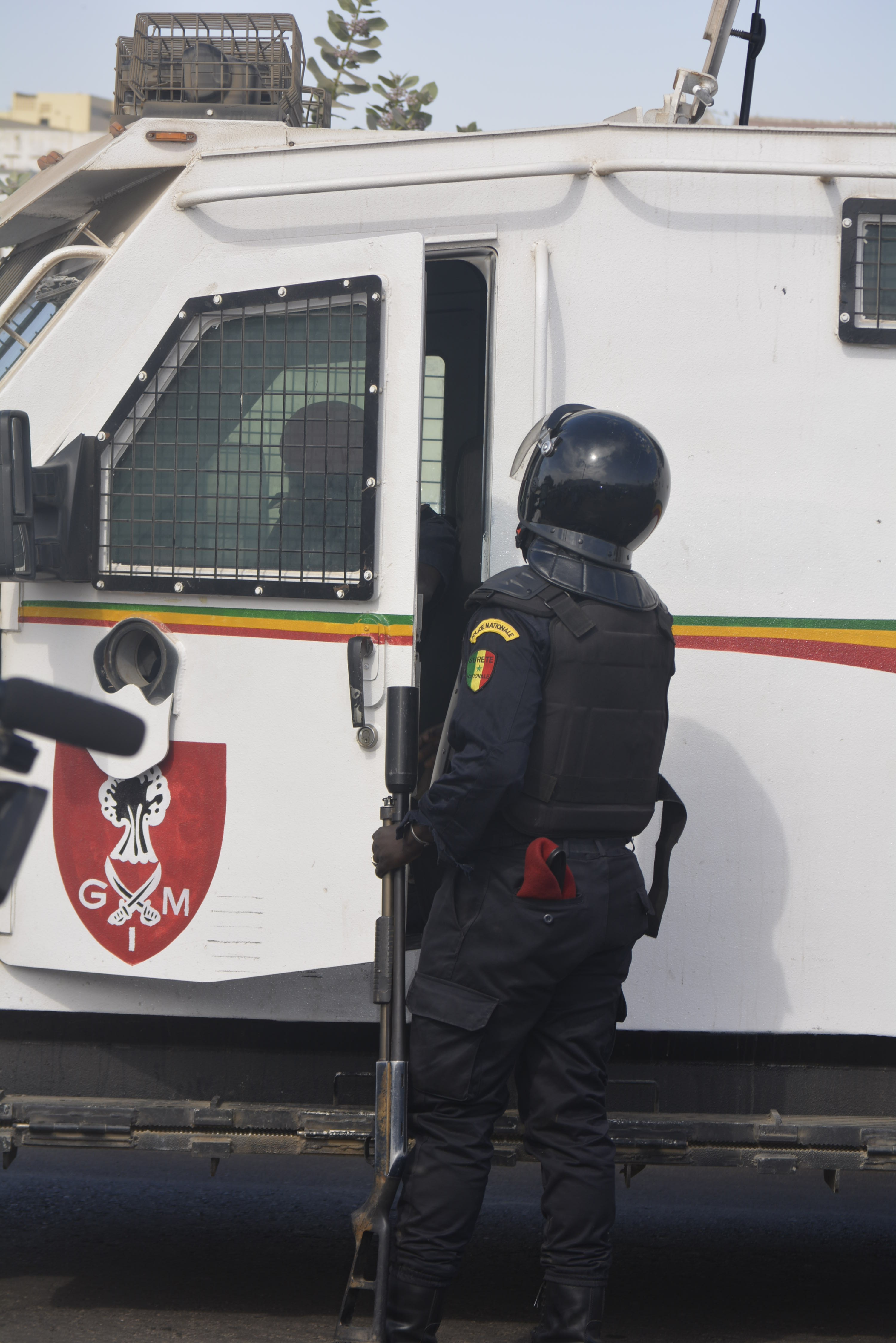 En direct du Palais de Justice : Arrivée de Khalifa Sall en images @IbraGuindo