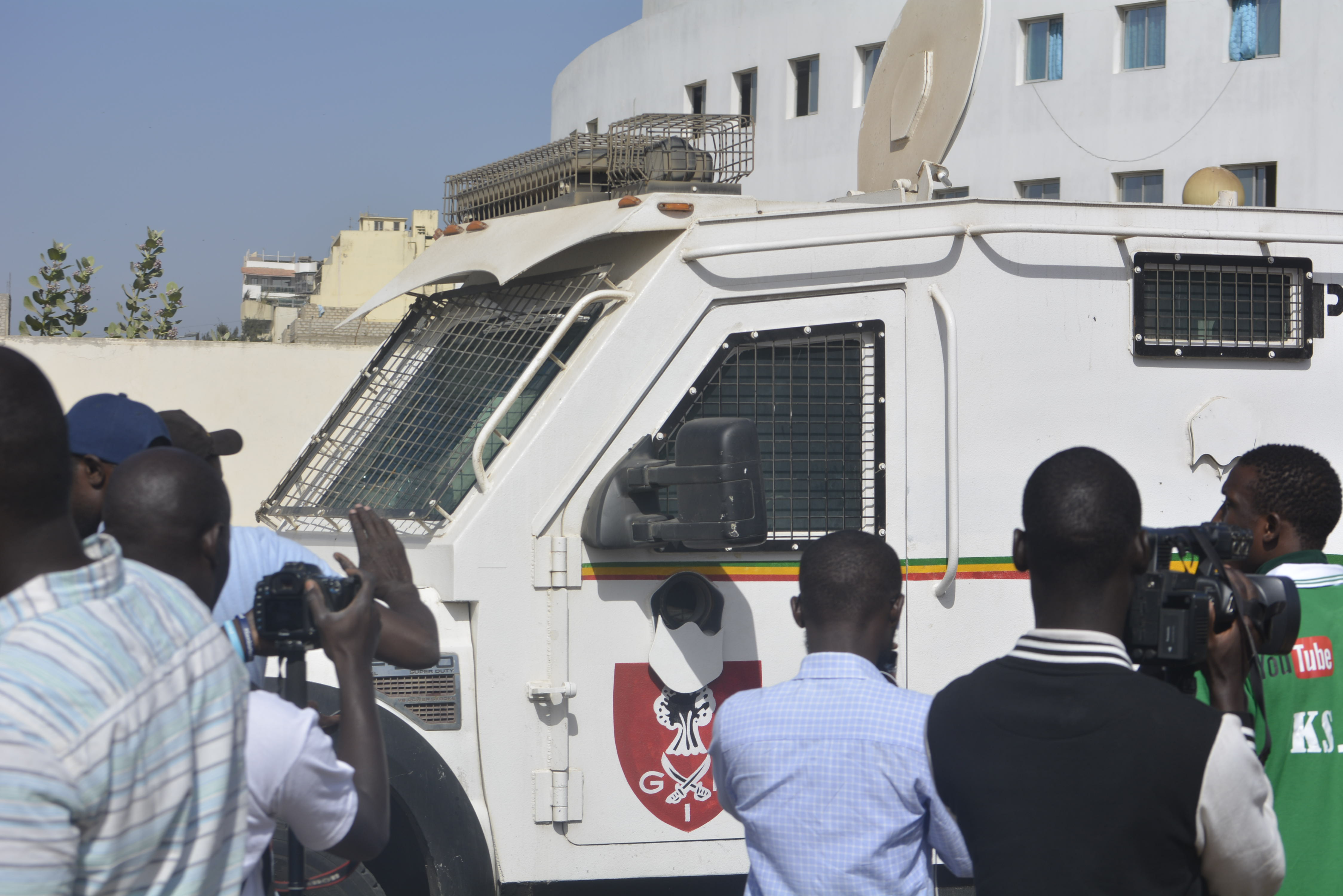 Direct du tribunal : le dispositif impressionnant des forces de sécurité 