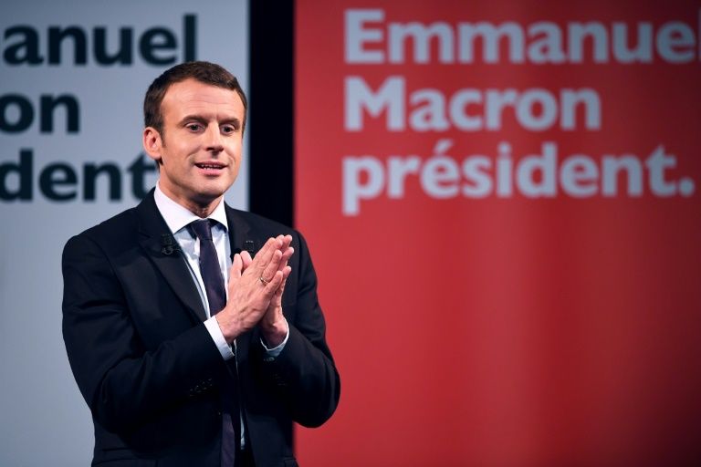 ​Sondage: Macron devant Le Pen pour la première fois au 1er tour