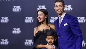  Cristiano Ronaldo bientôt papa de jumeaux ?