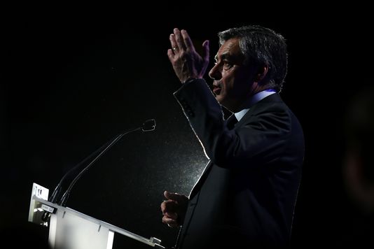 Affaire Fillon: l’enquête étendue aux costumes offerts au candidat à la présidentielle