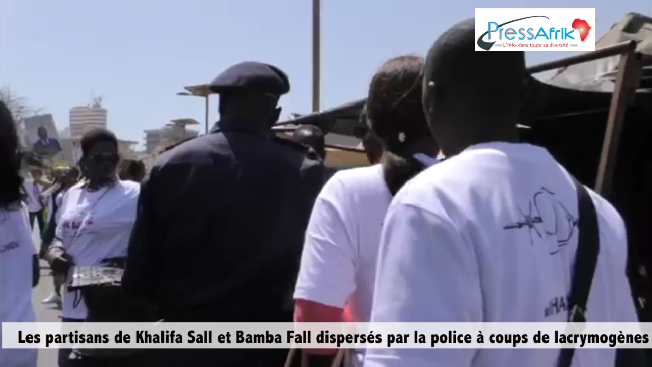 Images et Vidéo : Les partisans de Khalifa Sall et Bamba Fall dispersés par la police à coups de lacrymogènes