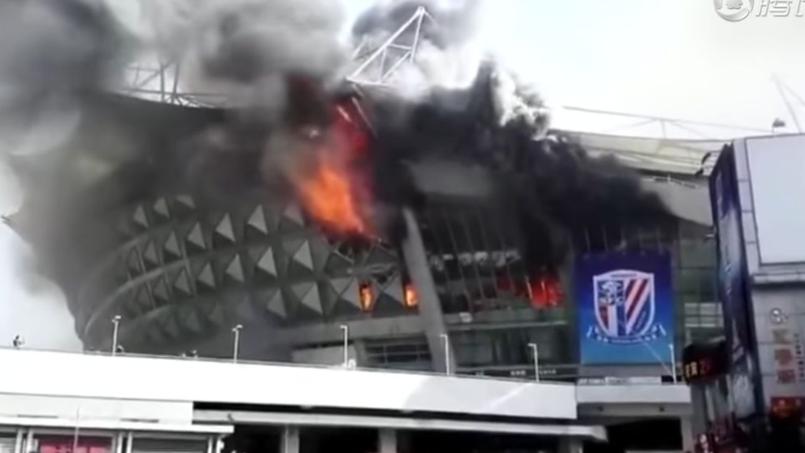 VIDÉO - Le vaste incendie dans le stade du Shanghai Shenhua