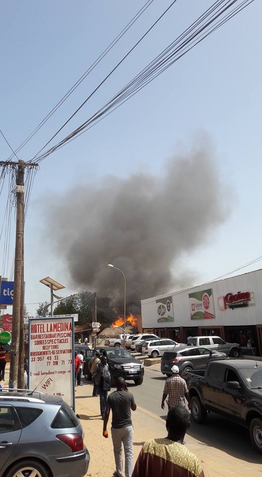 PHOTOS - Incendie à Saly: Un atelier de location Buggy et Squad part en fumée