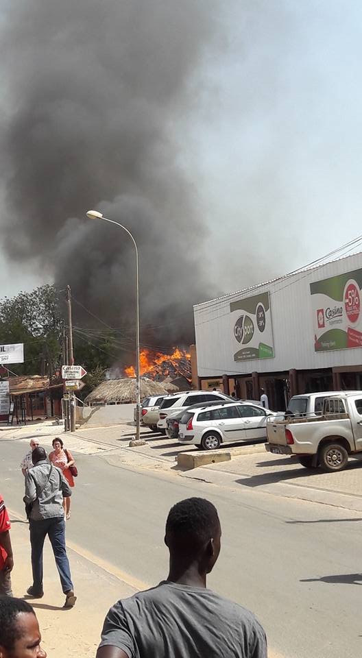 PHOTOS - Incendie à Saly: Un atelier de location Buggy et Squad part en fumée