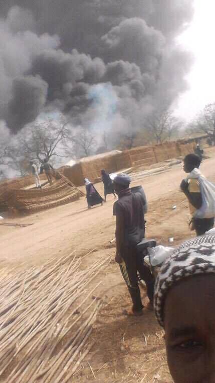 Les images du violent incendie qui ravage le Dakaa de Médina Gounass