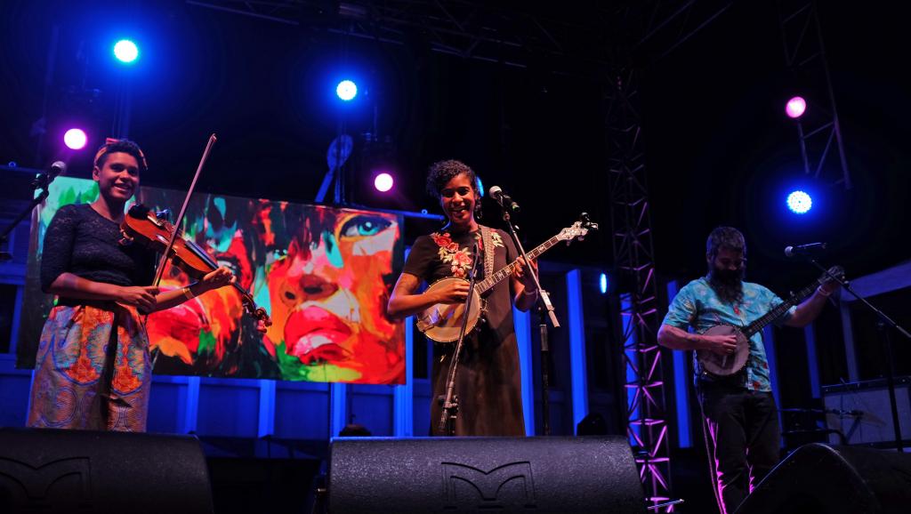 Leyla McCalla enchante la fin du Kriol Jazz Festival