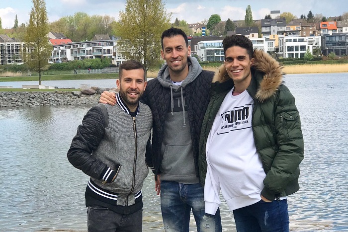 Marc Bartra reçoit une visite surprise !
