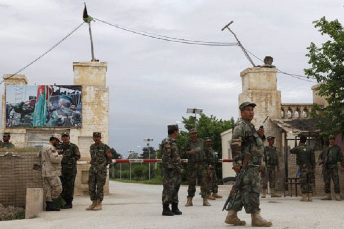 Afghanistan: plus de 50 militaires afghans tués dans l'attaque de leur base
